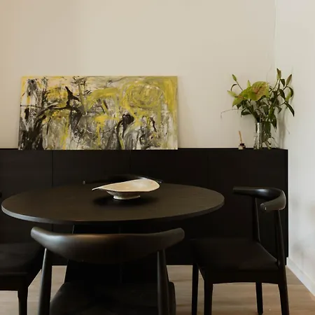Minimalist Haven With Balcony And Garage Parking Place Appartamento *