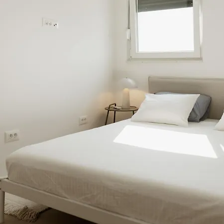 Appartamento Minimalist Haven With Balcony And Garage Parking Place *