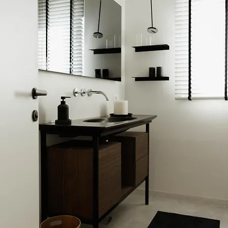 Minimalist Haven With Balcony And Garage Parking Place