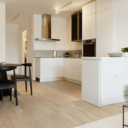 Minimalist Haven With Balcony And Garage Parking Place *